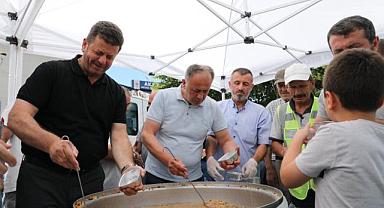 Akyazı’da 7 Bin Kişilik Aşure İkramı Yapıldı