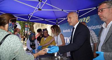 BAŞKAN BABAOĞLU'NDAN VATANDAŞLARA AŞURE İKRAMI