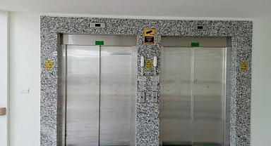 HENDEK DEVLET HASTANESİNDE HASTALARA ASANSÖR EZİYETİ!