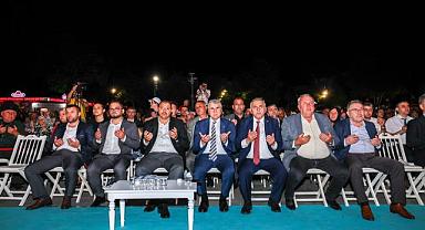 Sakarya 7 Yıl Sonra Aynı Meydanda Tek Yürek