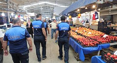 Akyazı’da pazaryeri denetimleri sürüyor