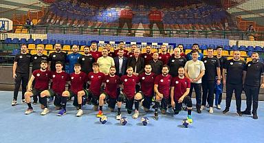Başkan Yüce Belarus’ta, hentbol takımın yanındaydı