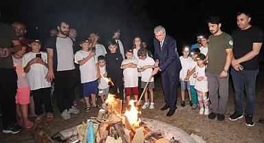 Başkan Yüce kamp ateşini çocuklarla birlikte yaktı!