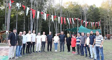 BİZ BÜYÜK BİR AİLEYİZ...