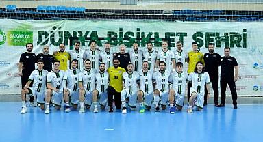 Büyükşehir Hentbol Takımı, yeni sezona kupayla başladı.