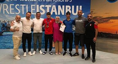 HENDEK OLİMPİK SPOR KULÜBÜ GÜREŞÇİSİ ALKAN AKAR U17 DÜNYA ÜÇÜNCÜSÜ OLDU