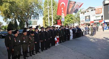 HENDEK’TE BÜYÜK ZAFERİN 101’NCİ YIL DÖNÜMÜ TÖRENLE KUTLANDI