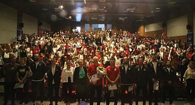 Büyükşehir hentbol minik sporseverlerle buluştu!