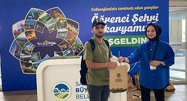 Büyükşehir Üniversite Kaydını Yaptırmak İçin Şehre Gelen Öğrencileri Karşıladı