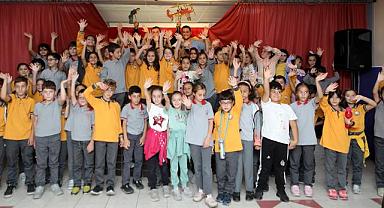 ‘Karagöz Göklerde’ oyununun sıradaki durağı Karapürçek oldu