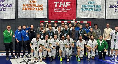 Büyükşehir Hentbol Son Şampiyonu Sahasında Devirdi