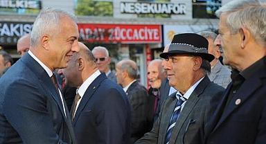 Fötr şapkalı muhtar, dikkat çekti!