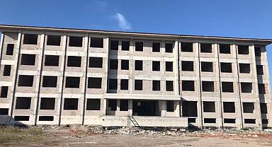 HENDEK'TE OKUL BİNALARI HIZLA YÜKSELİYOR!