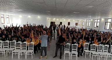 Karagöz Göklerde...