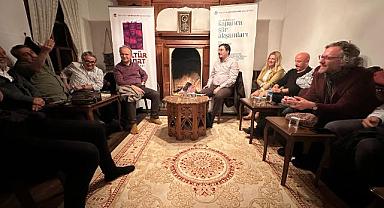 Tarihi konakta çay eşliğinde şiir dolu gece