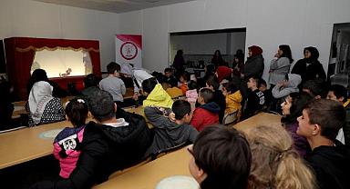 Karagöz Göklerde, engelsiz miniklere tebessüm oldu