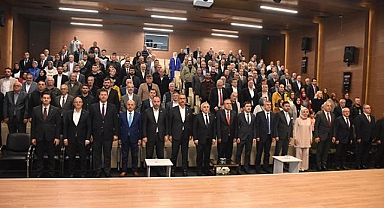 ORHAN TOPÇU'NUN TANITIM VE İMZA GÜNÜNE YOĞUN İLGİ!