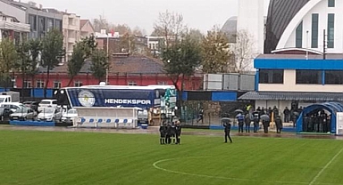SAĞANAK YAĞIŞ HENDEKSPOR'UN MAÇINI İPTAL ETTİRDİ!