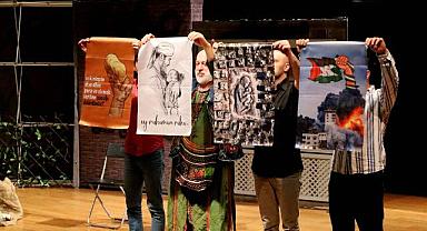 Filistin Konusu Tiyatro Sahnesinde; Hüzün Ve Duygu Dolu Anlar