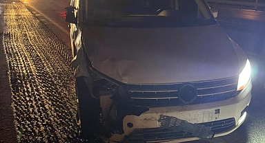 Motosiklet sürücüsüne panelvan çarptı!