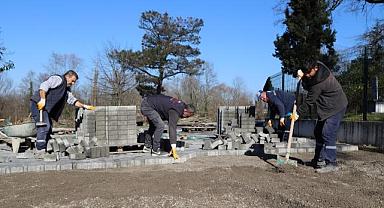 ÇAKALLIK MAHALLESİ'NDE KİLİTLİ PARKE YOL ÇALIŞMALARI DEVAM EDİYOR