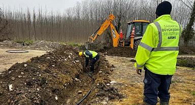 Büyükşehir Akyazı’da 6 Bin Metrelik İçme Suyu Hattını Yeniliyor 