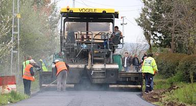 HENDEK’TE REKOR ÇALIŞMA SÜRÜYOR: ŞEHİT YUSUF KÖSTERELİ CADDESİ ASFALTLANDI