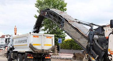 Büyükşehir Şehit Mehmet Karabaşoğlu Caddesi’nde üstyapı çalışmalarına başladı