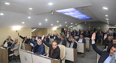 Chp Grubu çekimser kaldı. Başkan Püsküllü müdahale etti.