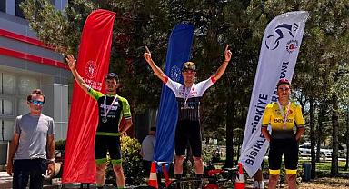 Büyükşehir’in yıldız pedalları Sakarya’ya gururla döndü