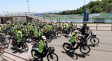 Dünya Bisiklet Günü’nde pedallar Filistinli çocuklar döndü