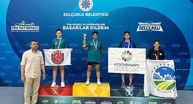 Büyükşehir’in Raketi Konya’daki Şampiyonaya Damga Vurdu