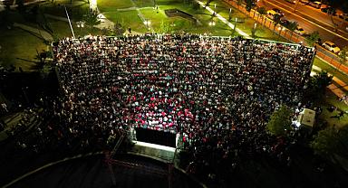 Büyükşehir Tarihi Çeyrek Finalde Bir Dev Ekran Daha Kuruyor