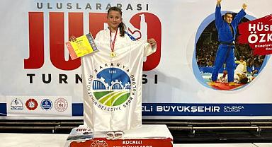 Büyükşehirli Serra Nefes Kesen Mücadelede Türkiye Şampiyonluğuna Uzandı