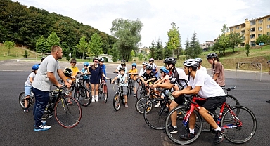Geleceğin şampiyon pedalları Ayçiçeği Bisiklet Vadisinde