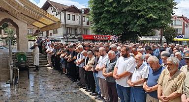 ŞEHİT ANNESİ SON YOLCULUĞUNA DUALARLA UĞURLANDI