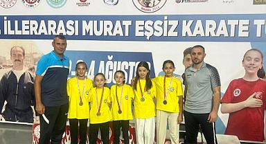 Hendekli Karateciler Manisa'da 6 madalya kazandı!