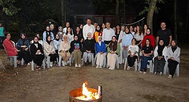 Yusuf Alemdar’dan kamp ateşi başında gençlere: “Bir hikayeniz olsun”