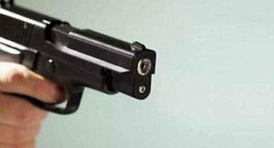 ACEMİ MAGANDA, KENDİNİ VE 3 KİŞİYİ YARALADI!