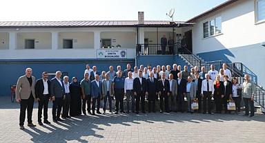 Akyazı’da 35 yıllık esnaflara şükran belgesi!