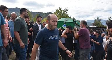 Denizde boğulan iki kardeş dualarla, son yolculuğa uğurlandı.