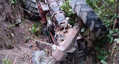 Traktörün altında kalarak, can verdi!