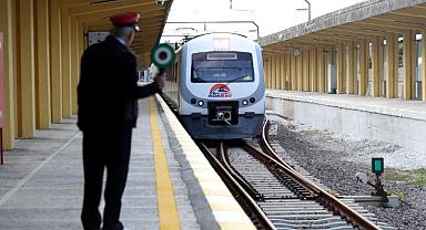 ADARAY 8 yıl sonra Adapazarı Garı’na yanaştı!