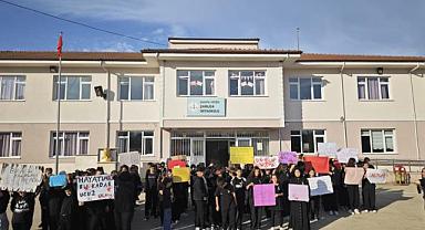 Çamlıca Ortaokulu Öğrencilerinden, büyüklere ders niteliğinde farkındalık eylemi!