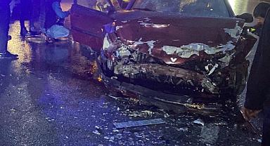 Minibüsle otomobil çarpıştı: 5 yaralı var