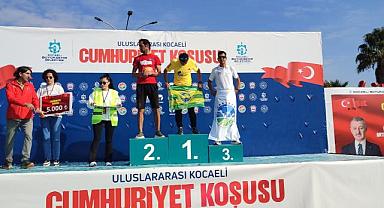 Sakarya’nın atletleri Cumhuriyet Koşuları’nda göğsümüzü kabarttı