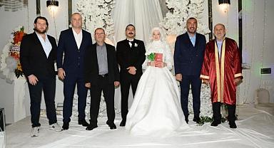 SİYASET VE İŞ DÜNYASINI BULUŞTURAN MUHTEŞEM DÜĞÜN!