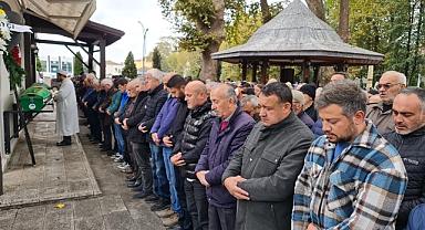 Yasemin Köse dualarla son yolculuğuna uğurlandı.