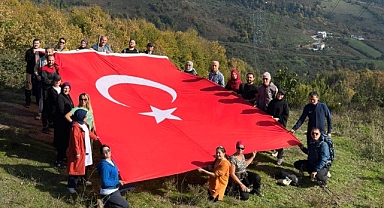 DOĞA YÜRÜYÜŞÜNDE CUMHURİYET BAYRAMI UNUTULMADI
