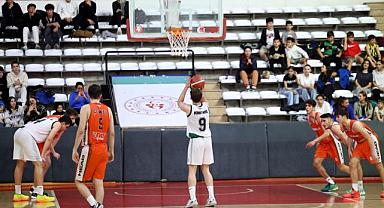 Son saniye basketiyle sezonun ilk galibiyeti geldi: 76-75